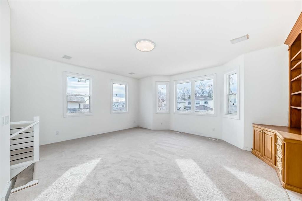 50 Hampstead Terrace Nw, Calgary, AB - Indoor Photo Showing Other Room