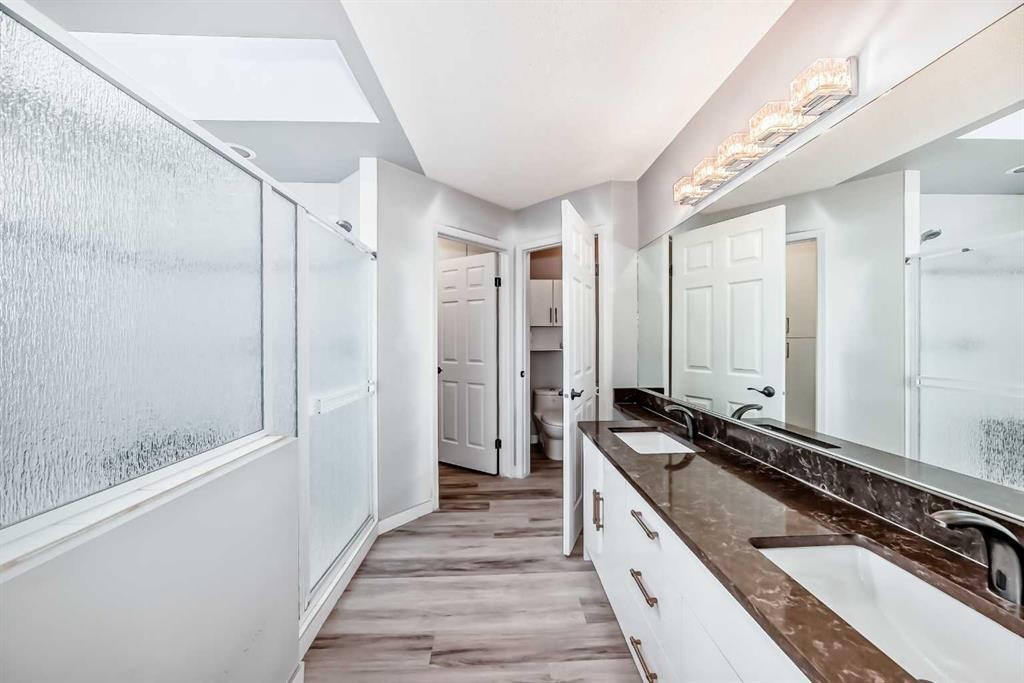 50 Hampstead Terrace Nw, Calgary, AB - Indoor Photo Showing Bathroom