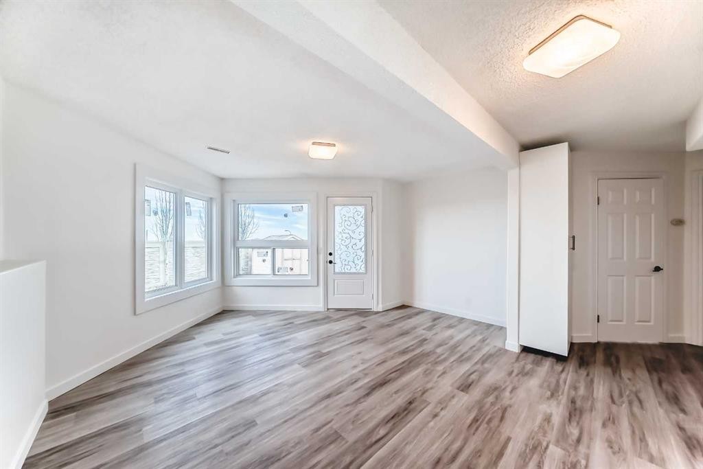 50 Hampstead Terrace Nw, Calgary, AB - Indoor Photo Showing Other Room