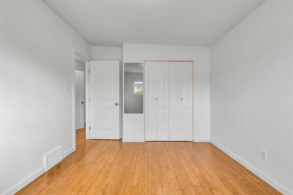 10831 5 Street Sw, Calgary, AB - Indoor Photo Showing Other Room