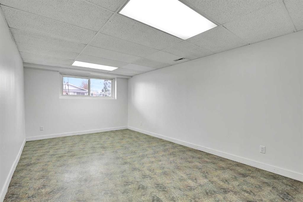 10831 5 Street Sw, Calgary, AB - Indoor