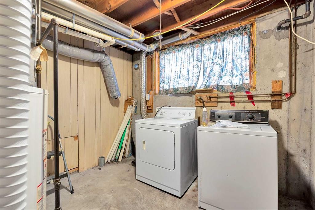 10831 5 Street Sw, Calgary, AB - Indoor Photo Showing Laundry Room