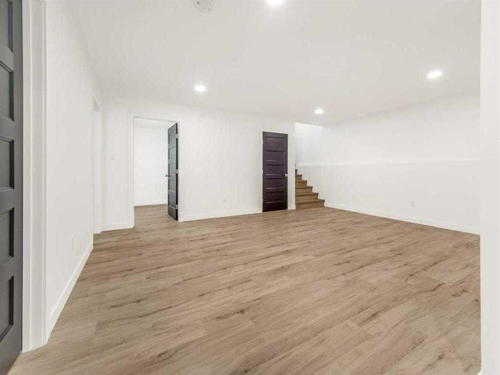 5105 40 Avenue, Taber, AB - Indoor Photo Showing Other Room