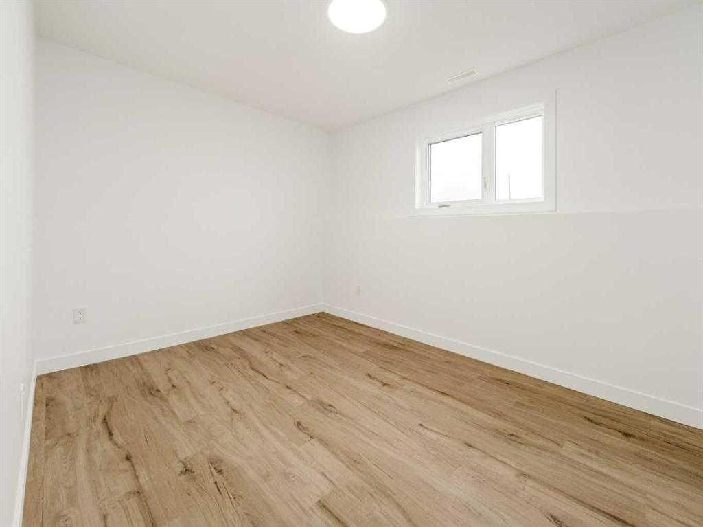 5105 40 Avenue, Taber, AB - Indoor Photo Showing Other Room