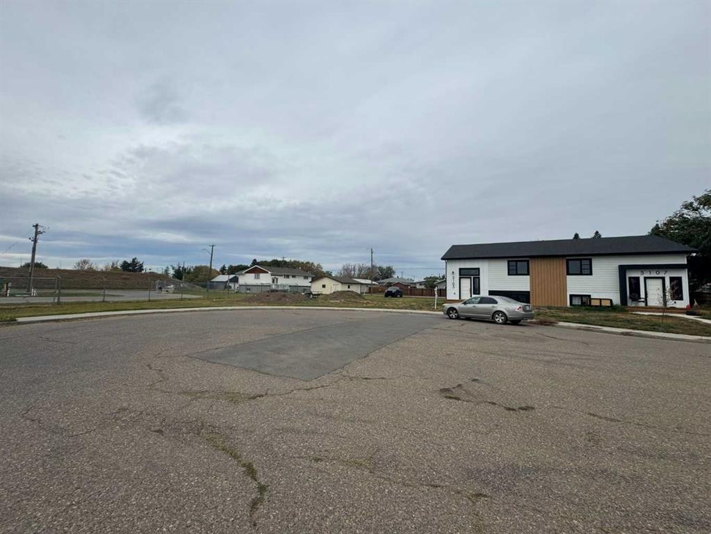 5105 40 Avenue, Taber, AB - Outdoor