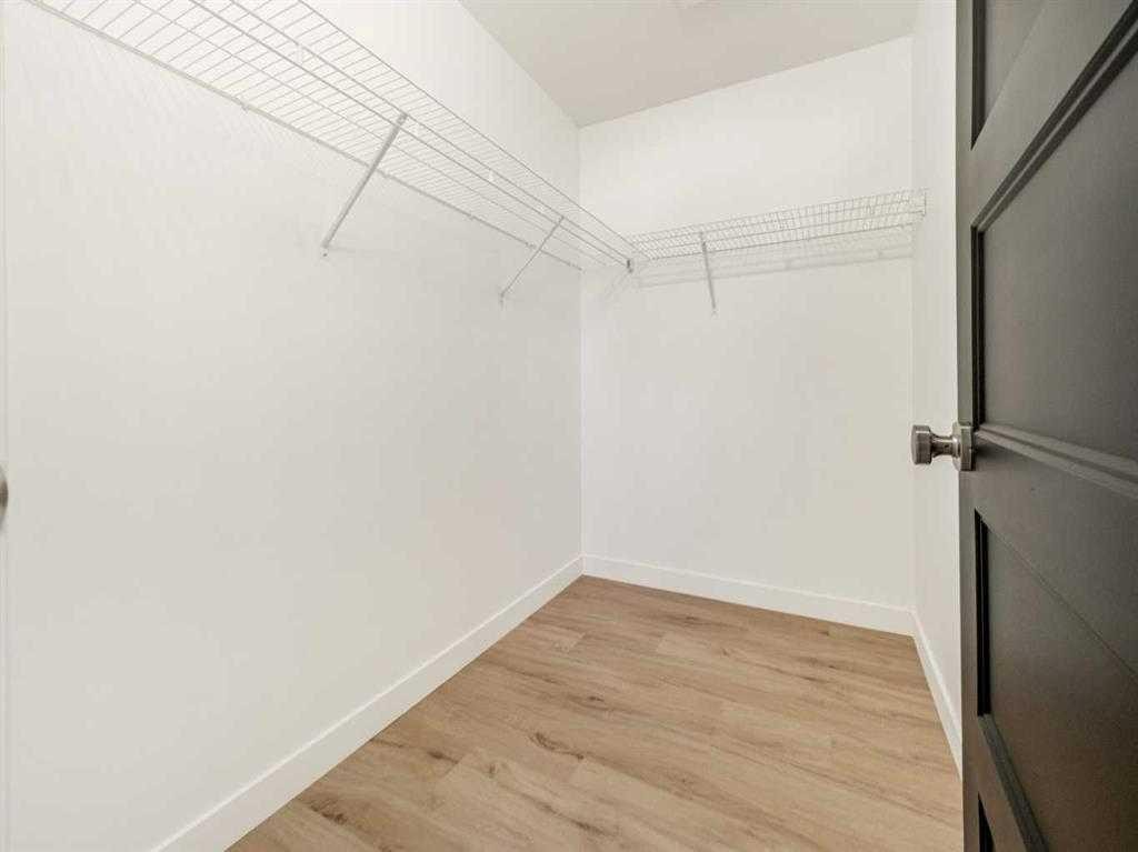 5105 40 Avenue, Taber, AB - Indoor