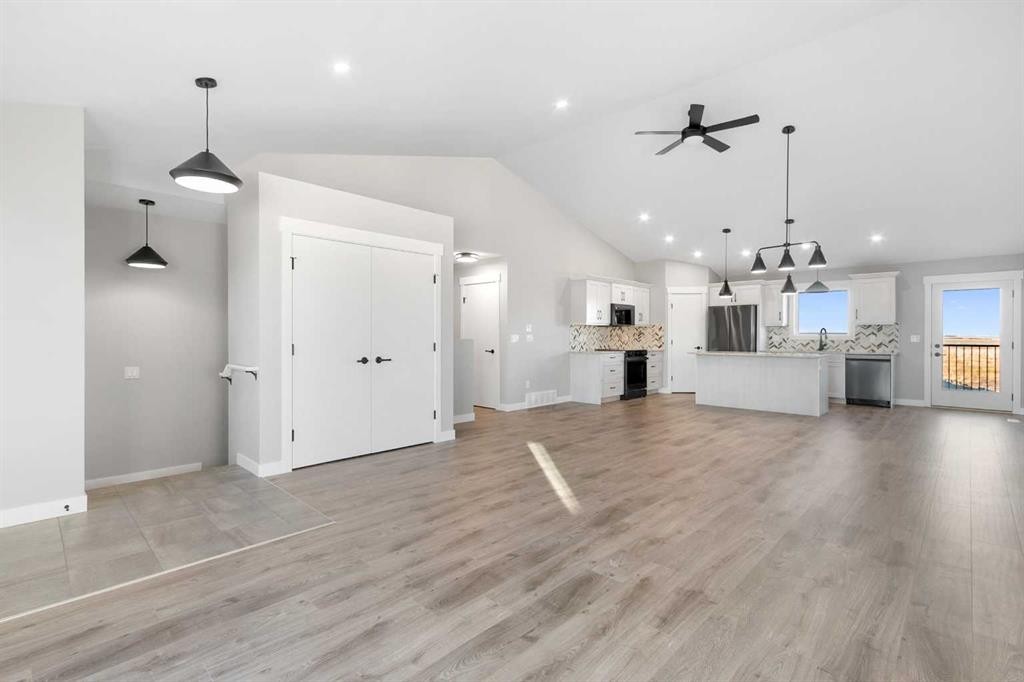 3422 Victory Way, Olds, AB - Indoor