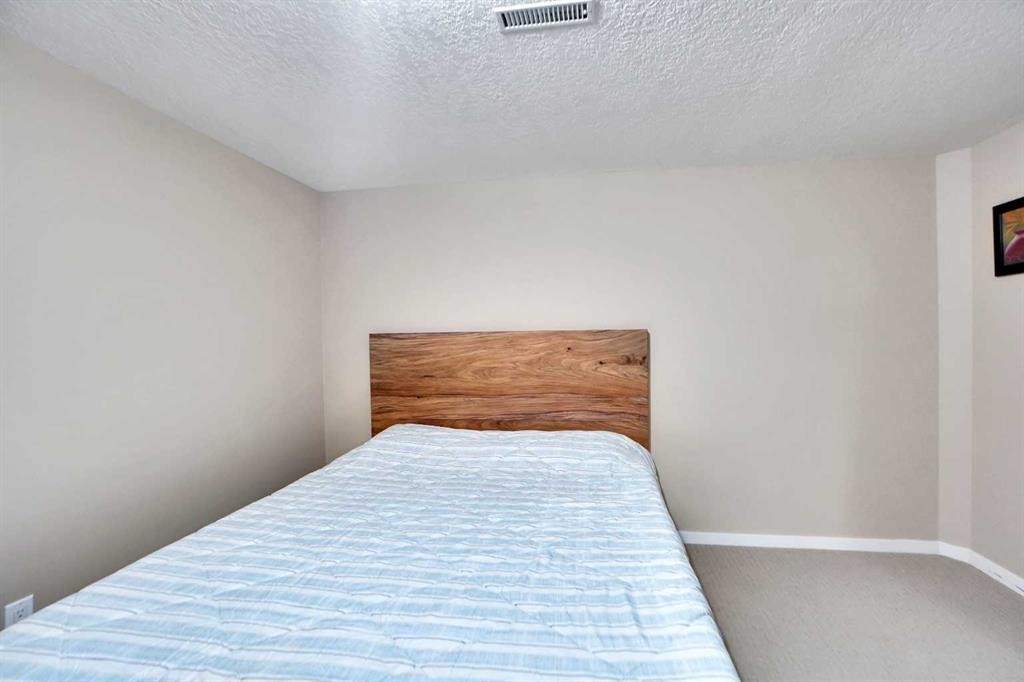 39 Skyview Shores Rise Ne, Calgary, AB - Indoor Photo Showing Bedroom