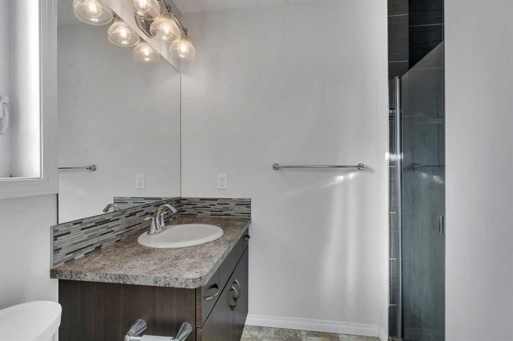 58 Cityscape Avenue Ne, Calgary, AB - Indoor Photo Showing Bathroom