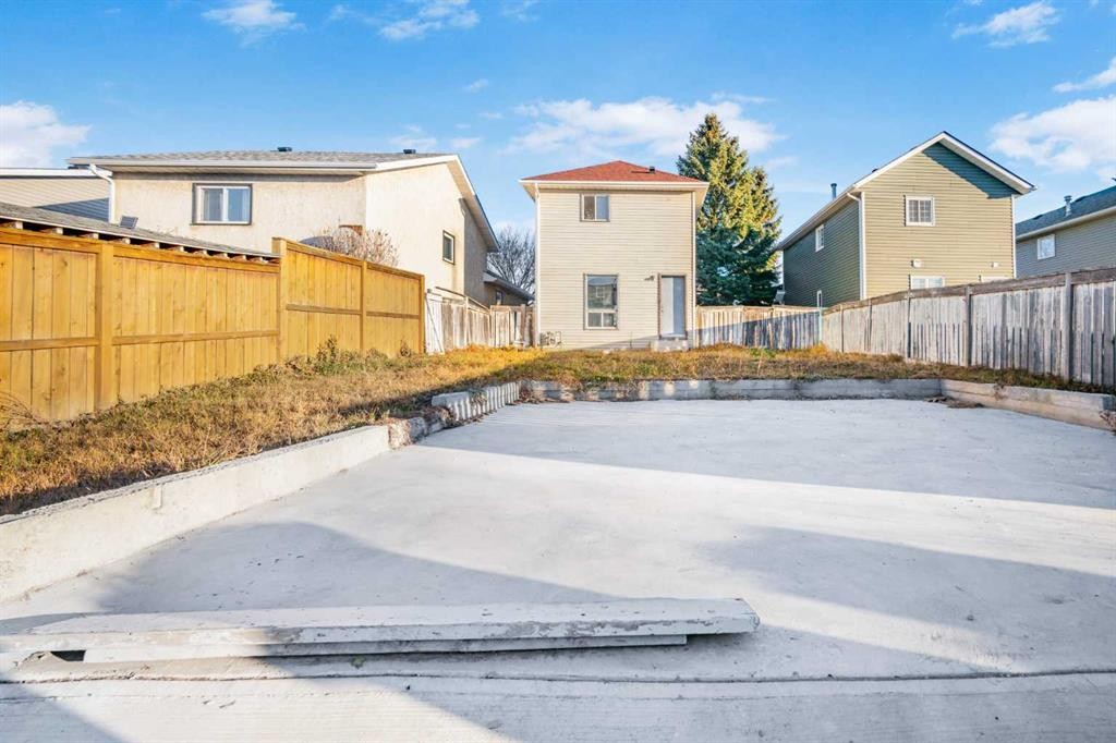 103 Taradale Drive Ne, Calgary, AB - Outdoor
