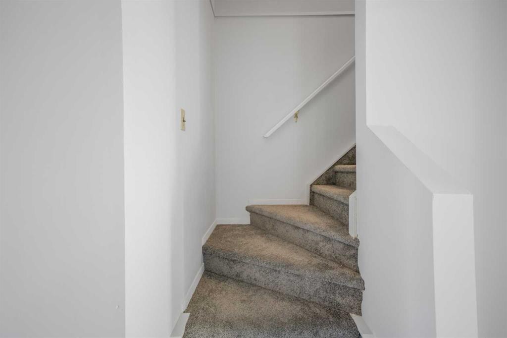 103 Taradale Drive Ne, Calgary, AB - Indoor Photo Showing Other Room
