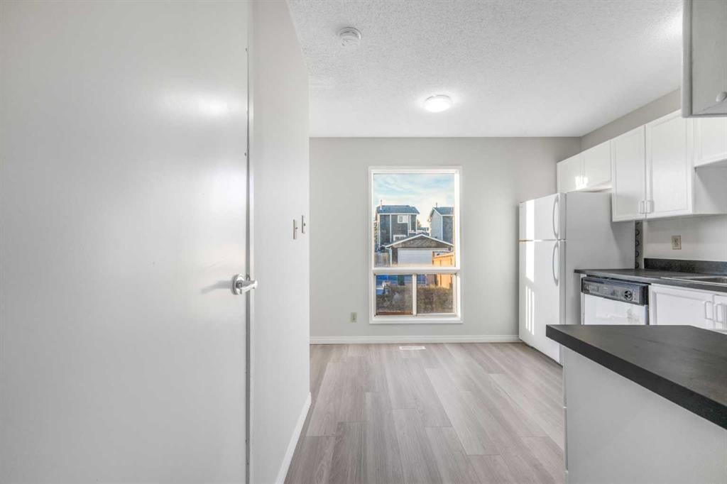 103 Taradale Drive Ne, Calgary, AB - Indoor Photo Showing Kitchen