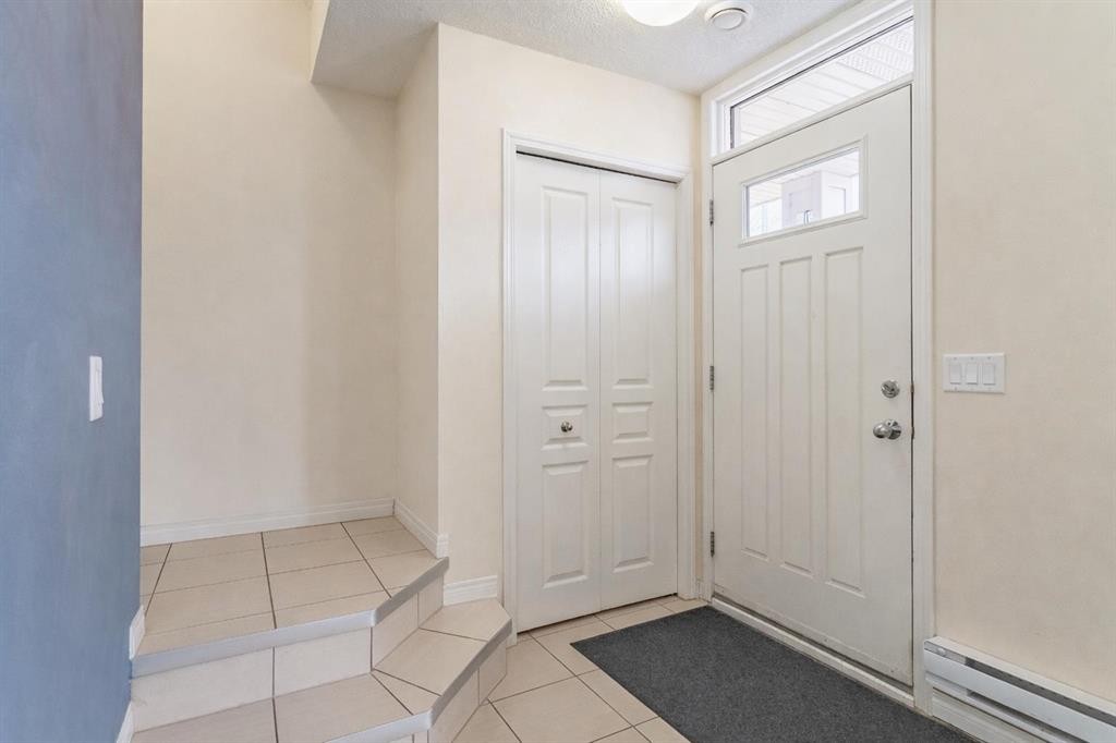 37 Auburn Bay Link Se, Calgary, AB - Indoor Photo Showing Other Room