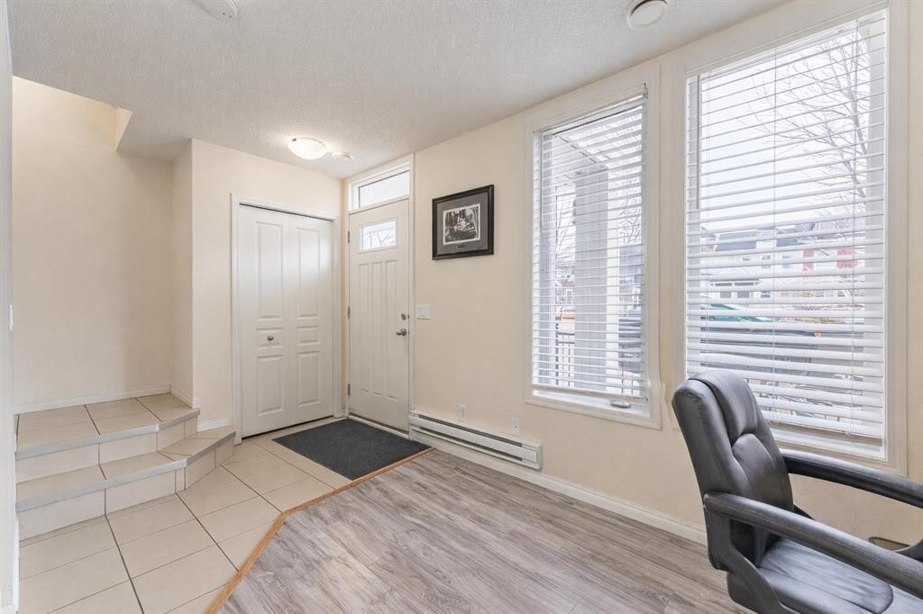 37 Auburn Bay Link Se, Calgary, AB - Indoor Photo Showing Other Room