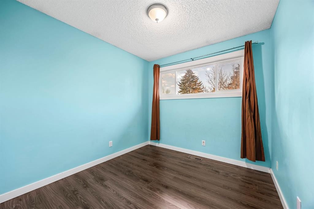 80 Templewood Road Ne, Calgary, AB - Indoor Photo Showing Other Room