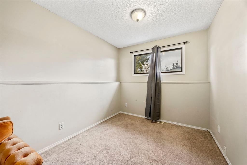 80 Templewood Road Ne, Calgary, AB - Indoor Photo Showing Other Room