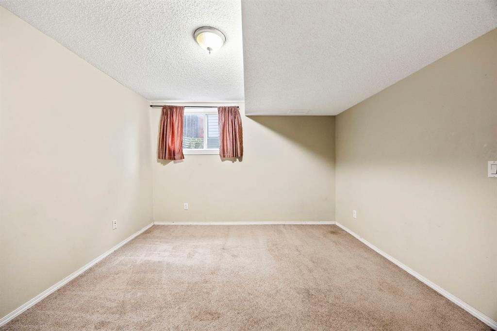 80 Templewood Road Ne, Calgary, AB - Indoor Photo Showing Other Room