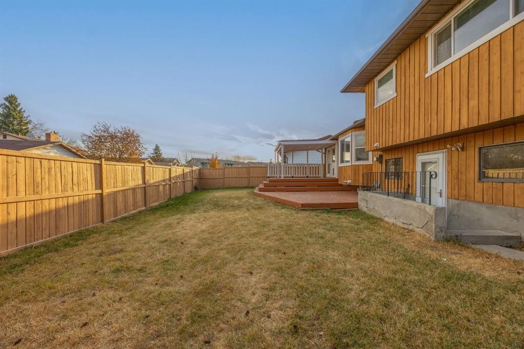 80 Templewood Road Ne, Calgary, AB - Outdoor
