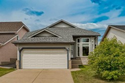 47 Harvest Glen Rise NE Calgary, AB T3K 4C1