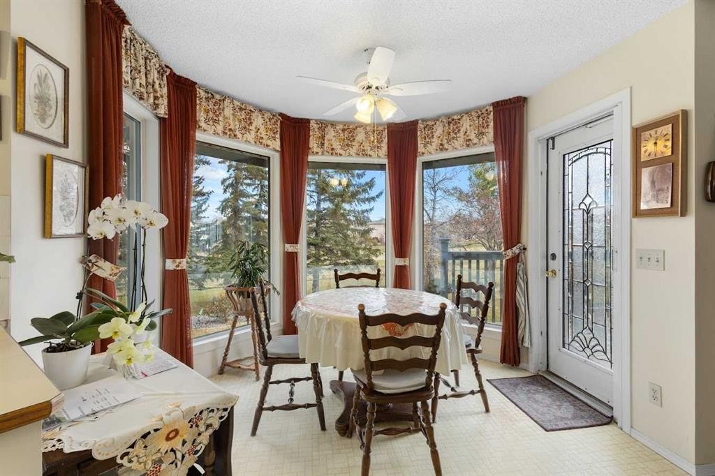 224 Douglas Woods Point Se, Calgary, AB - Indoor Photo Showing Dining Room