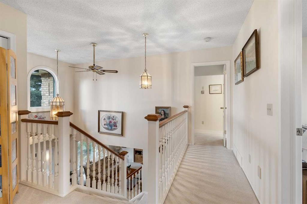 224 Douglas Woods Point Se, Calgary, AB - Indoor Photo Showing Other Room