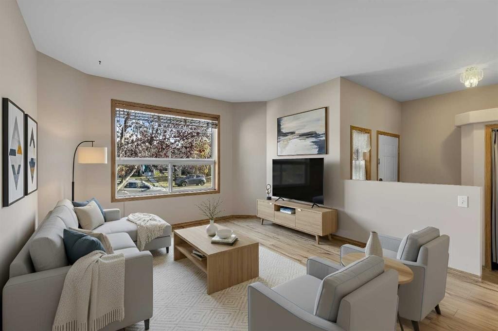 87 Coventry Road Ne, Calgary, AB - Indoor Photo Showing Living Room