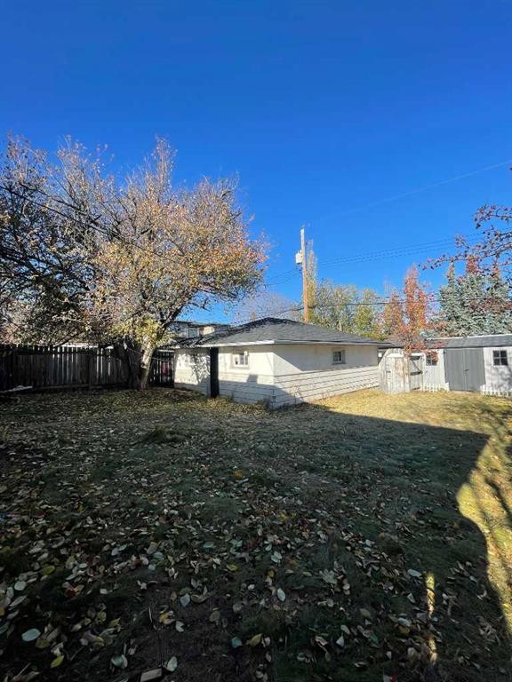 2424 17 Avenue Sw, Calgary, AB - Outdoor