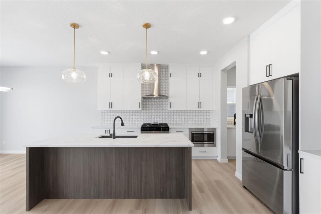 132 Lewiston Drive Ne, Calgary, AB - Indoor Photo Showing Kitchen With Upgraded Kitchen