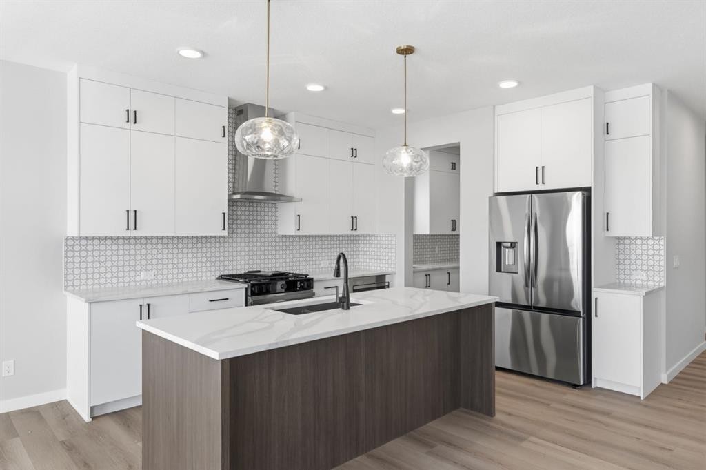 132 Lewiston Drive Ne, Calgary, AB - Indoor Photo Showing Kitchen With Upgraded Kitchen