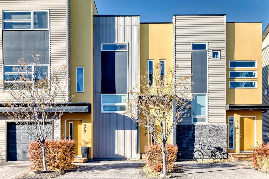 418 Covecreek Circle Ne, Calgary, AB - Outdoor With Facade