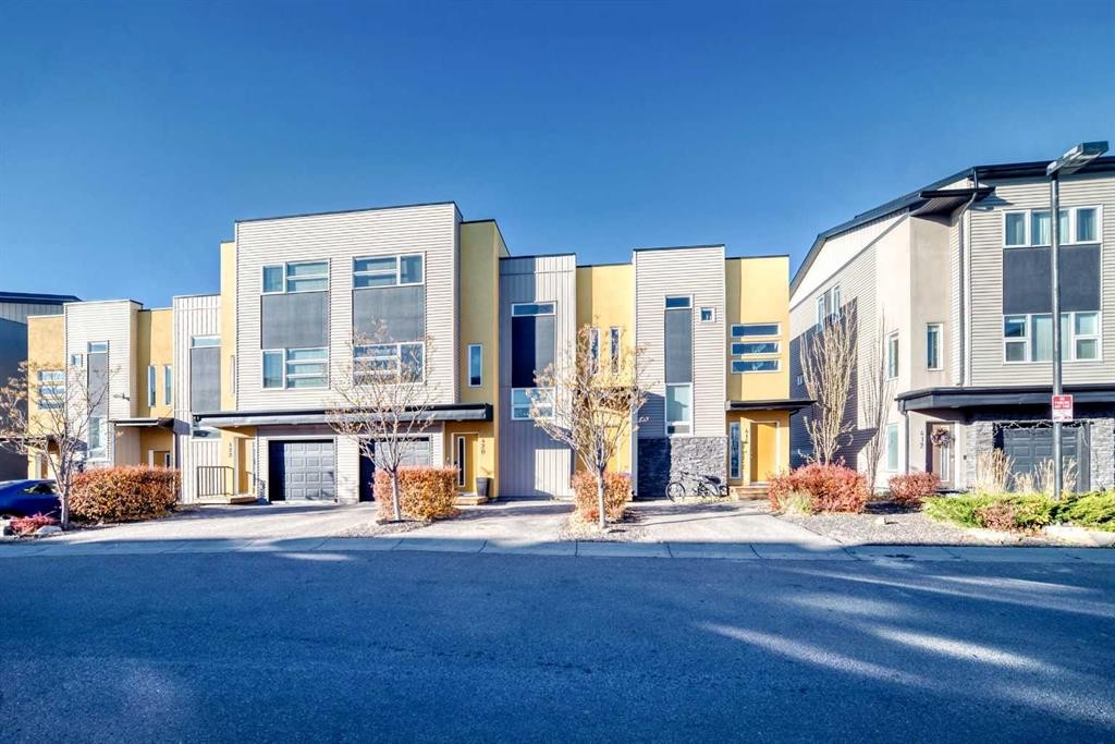 418 Covecreek Circle Ne, Calgary, AB - Outdoor With Facade
