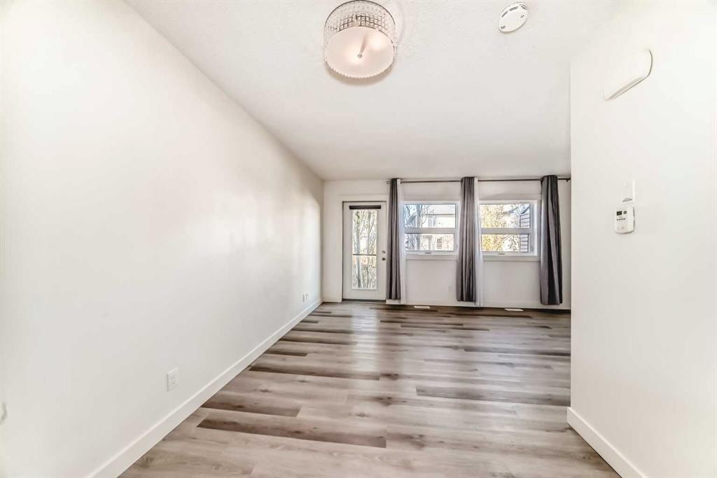 418 Covecreek Circle Ne, Calgary, AB - Indoor Photo Showing Other Room