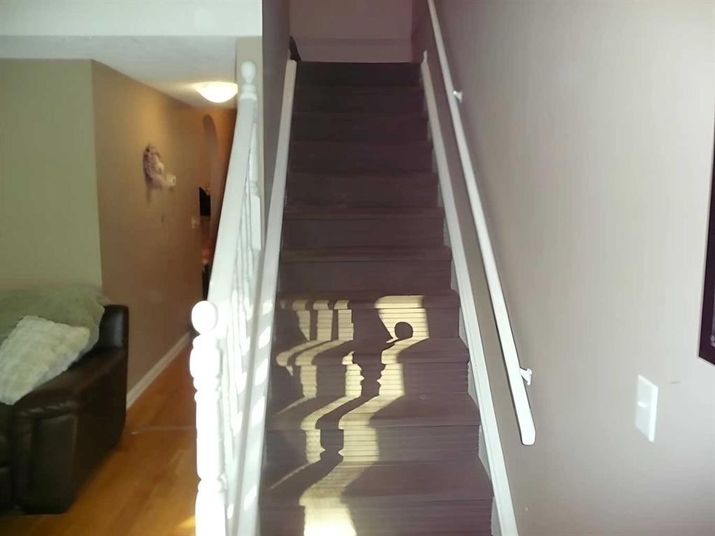 54-6020 Temple Drive Ne, Calgary, AB - Indoor Photo Showing Other Room