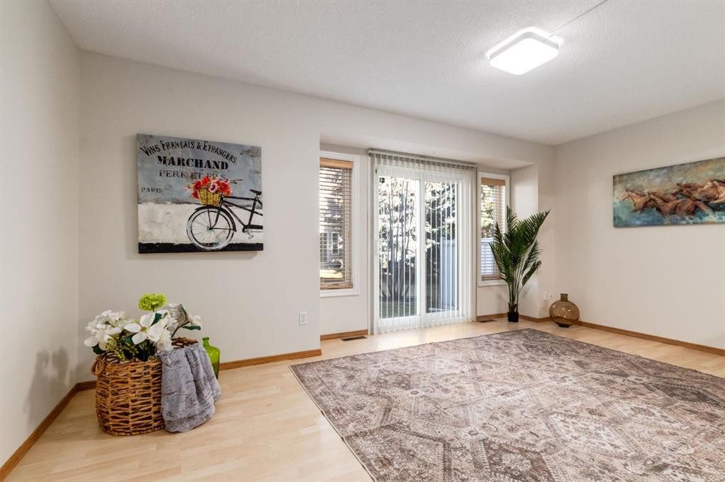 12 Millrise Green Sw, Calgary, AB - Indoor Photo Showing Other Room