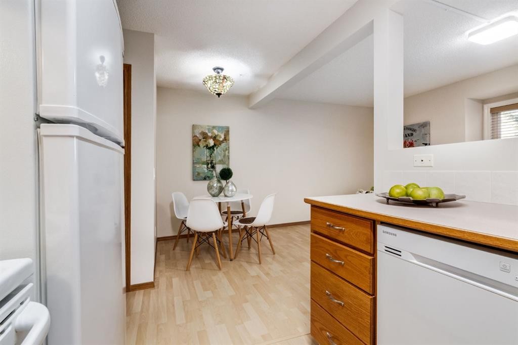 12 Millrise Green Sw, Calgary, AB - Indoor