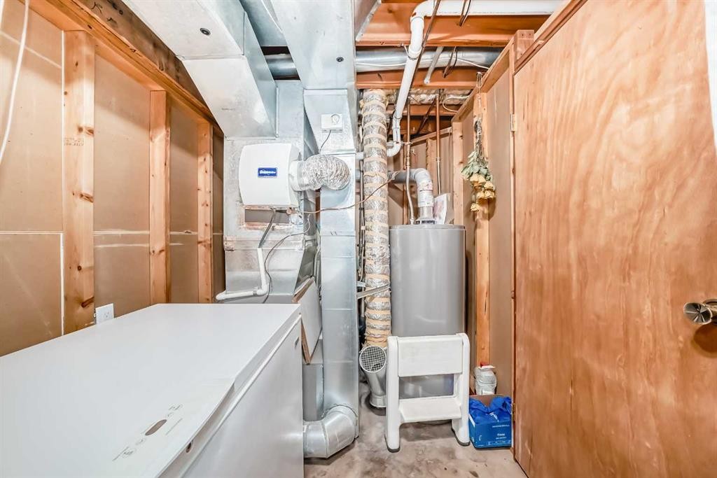 9 Maple Place, Strathmore, AB - Indoor Photo Showing Basement