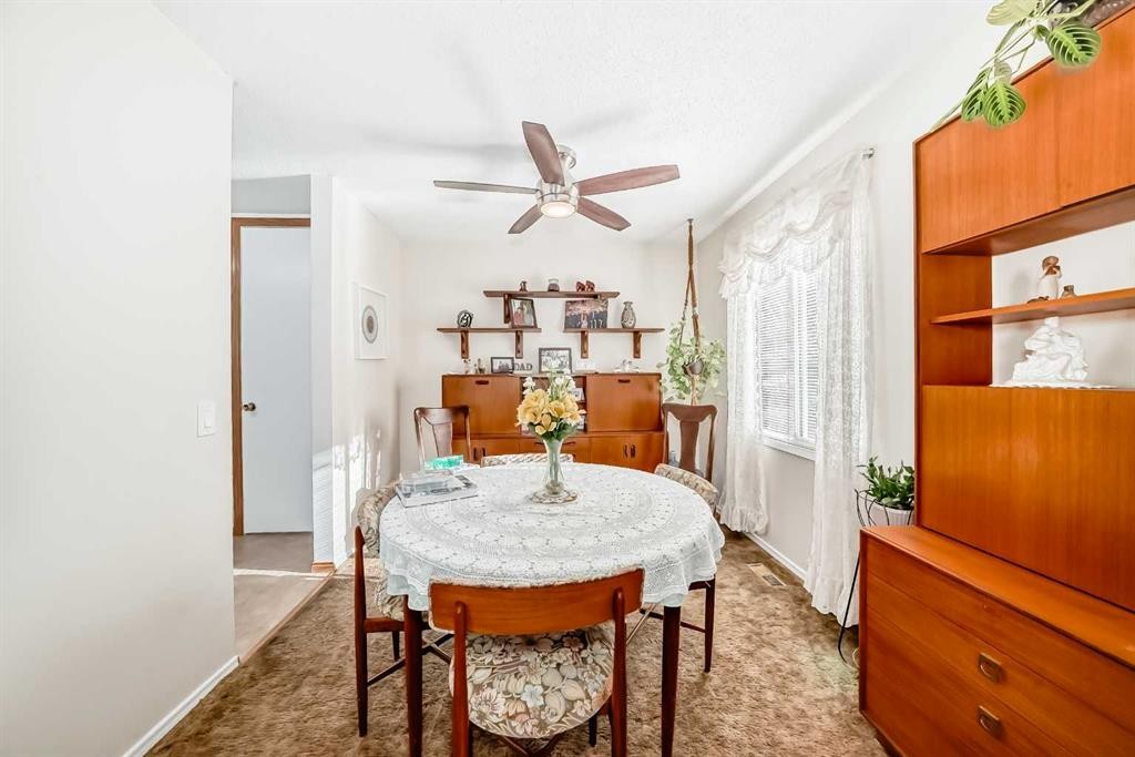 9 Maple Place, Strathmore, AB - Indoor Photo Showing Dining Room
