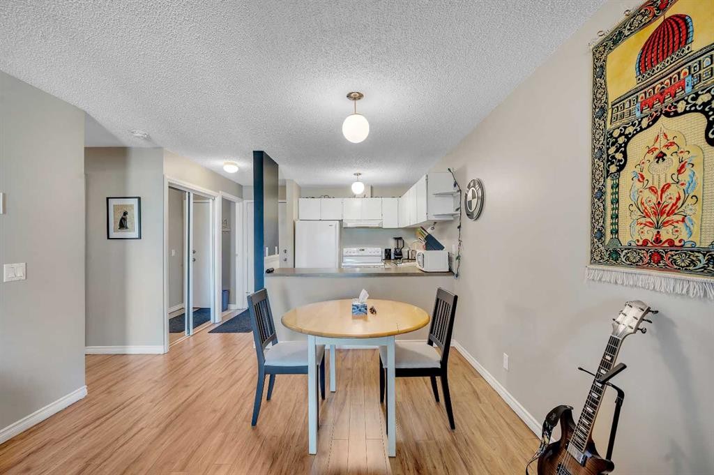 307-110 20 Avenue Ne, Calgary, AB - Indoor Photo Showing Dining Room