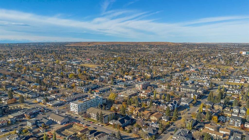 307-110 20 Avenue Ne, Calgary, AB - Outdoor With View
