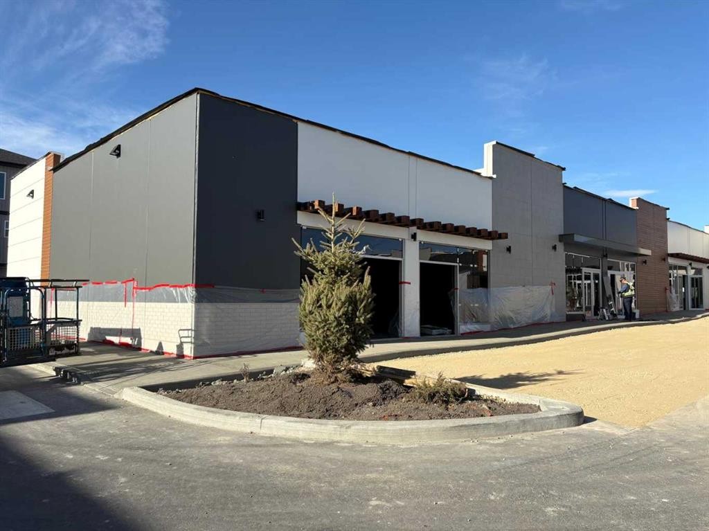 110 Corner Meadows Manor Ne, Calgary, AB