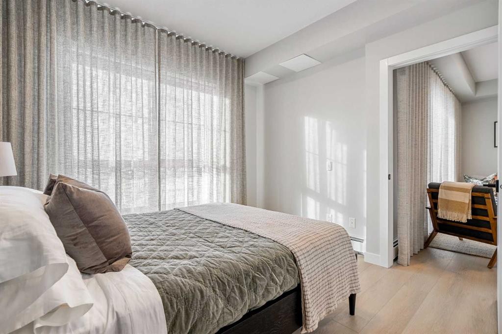 4102-100 Banister Drive, Okotoks, AB - Indoor Photo Showing Bedroom