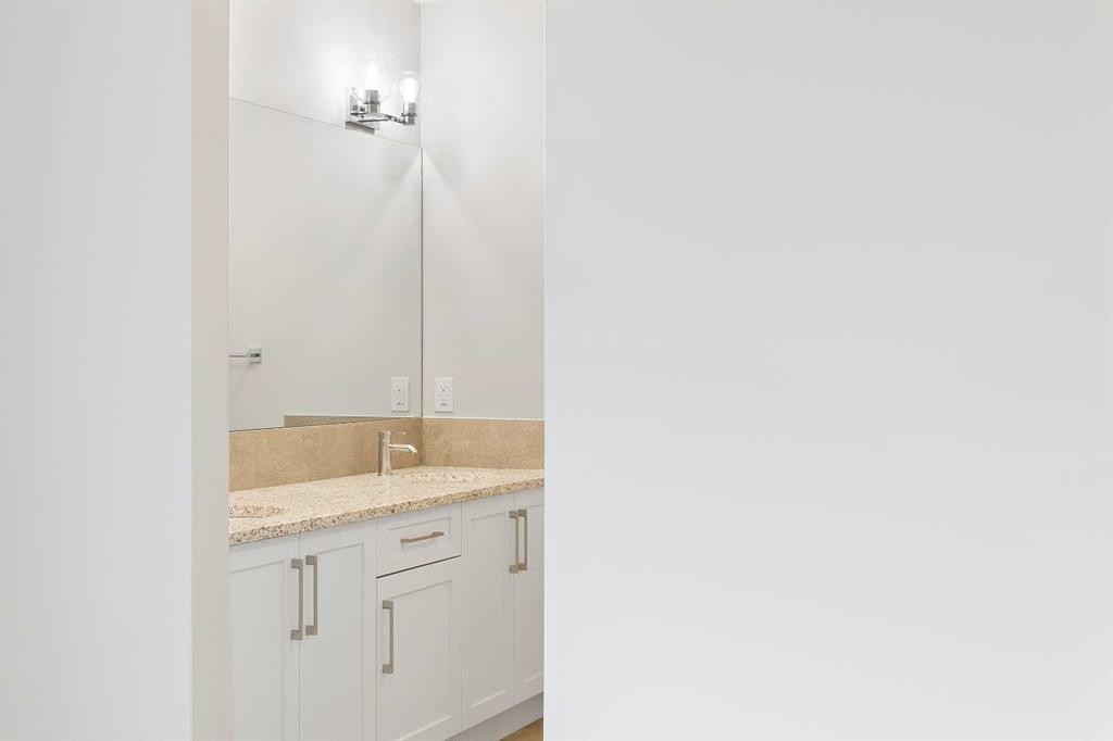 59 Agate Road, Cochrane, AB - Indoor Photo Showing Bathroom