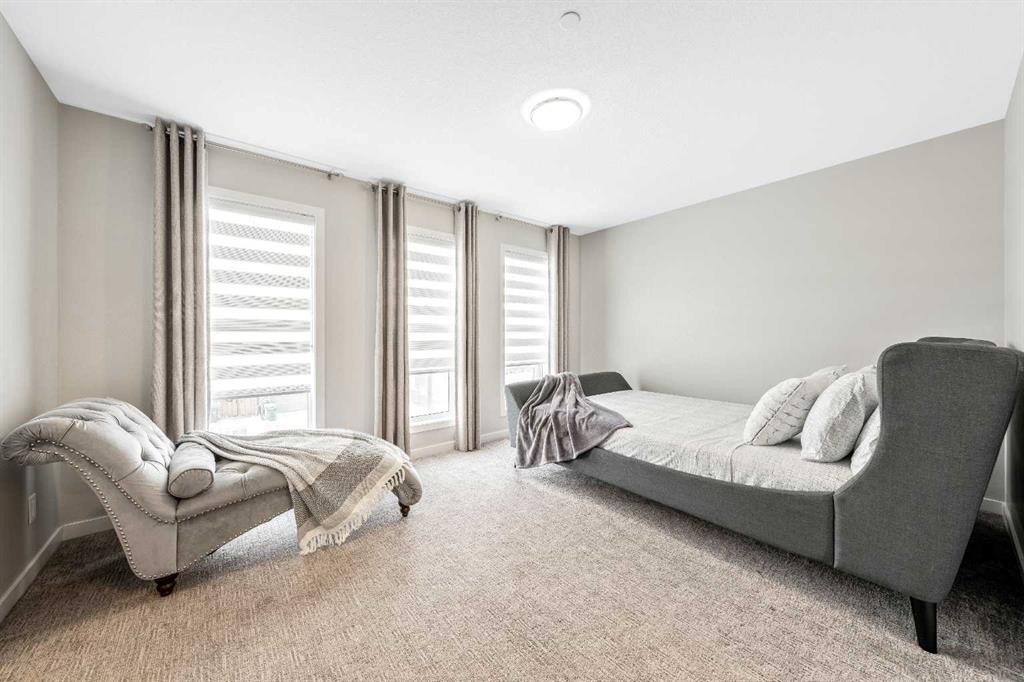 240 Lucas Crescent Nw, Calgary, AB - Indoor Photo Showing Bedroom