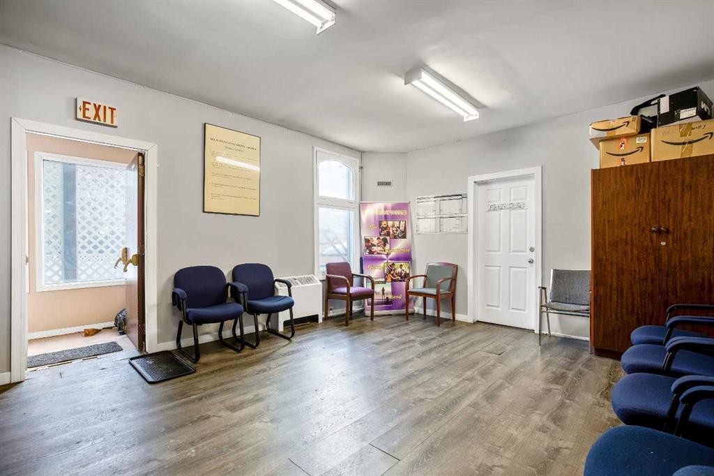 1405 8 Avenue Se, Calgary, AB