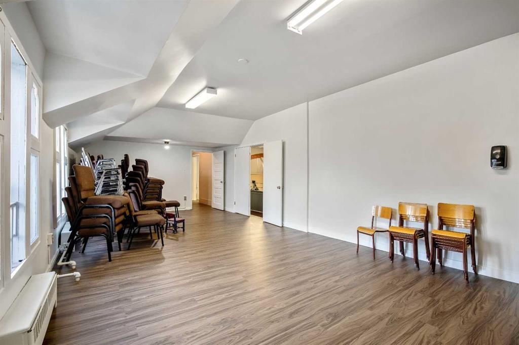 1405 8 Avenue Se, Calgary, AB