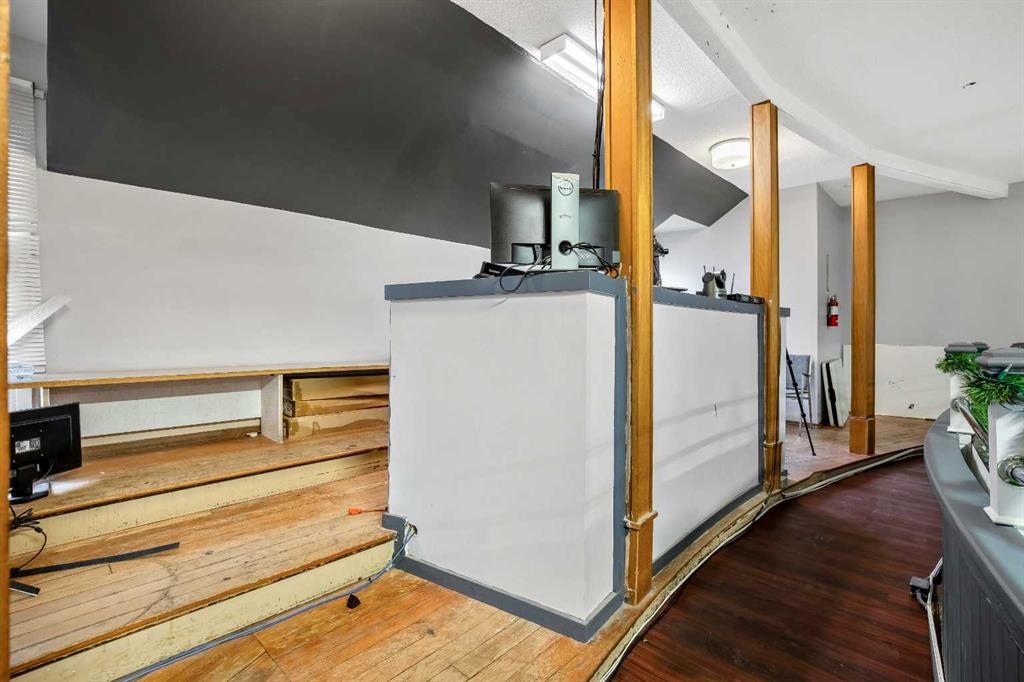 1405 8 Avenue Se, Calgary, AB