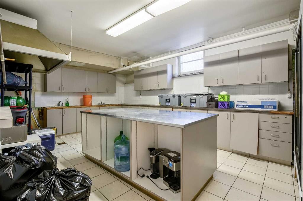 1405 8 Avenue Se, Calgary, AB