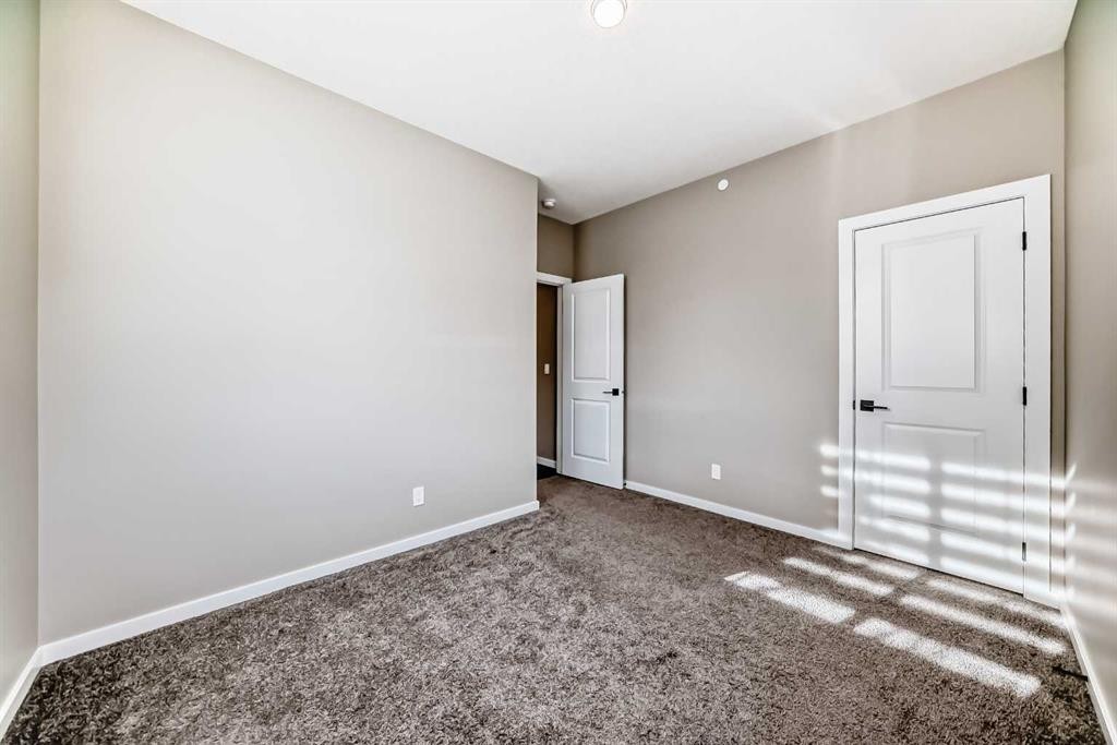 241 Lucas Avenue Nw, Calgary, AB - Indoor Photo Showing Other Room