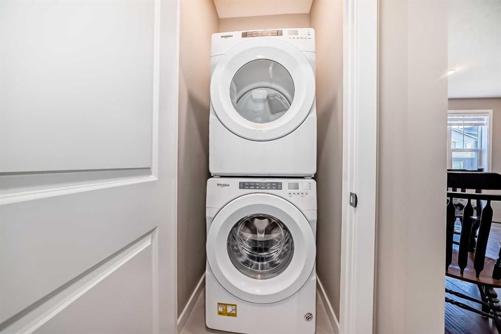 241 Lucas Avenue Nw, Calgary, AB - Indoor Photo Showing Laundry Room