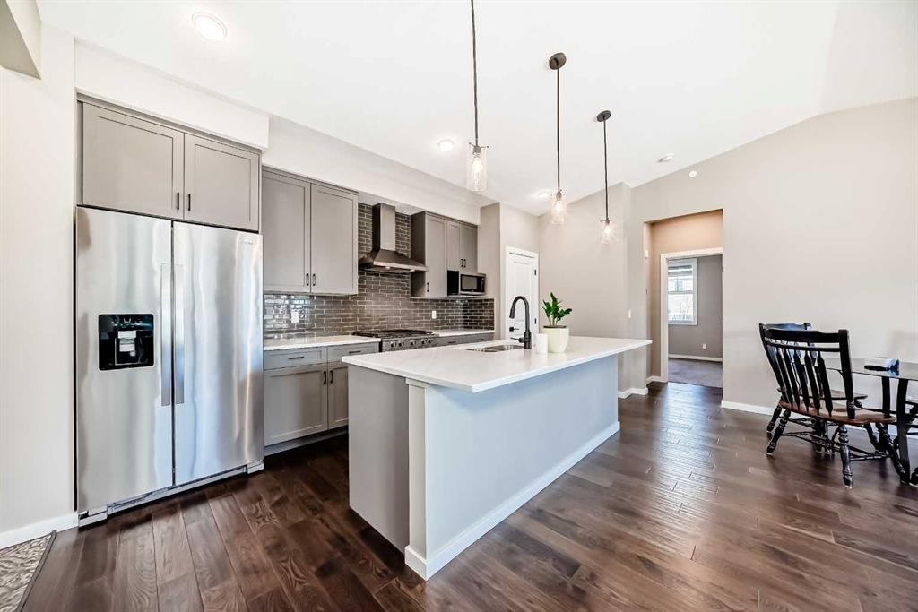 241 Lucas Avenue Nw, Calgary, AB - Indoor Photo Showing Kitchen With Stainless Steel Kitchen With Upgraded Kitchen